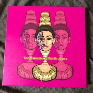 THE MASQUERADE MINI BY JUVIAS PLACE